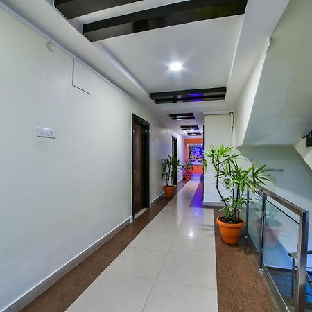 โอโย 24288 สุริยา เตชะ เรซิเดนซี Hotel Khammam ภายนอก รูปภาพ