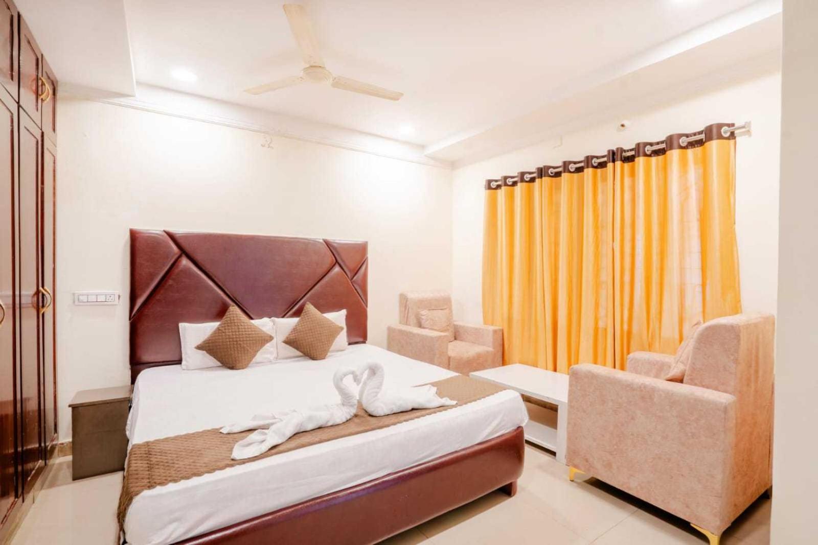 โอโย 24288 สุริยา เตชะ เรซิเดนซี Hotel Khammam ภายนอก รูปภาพ