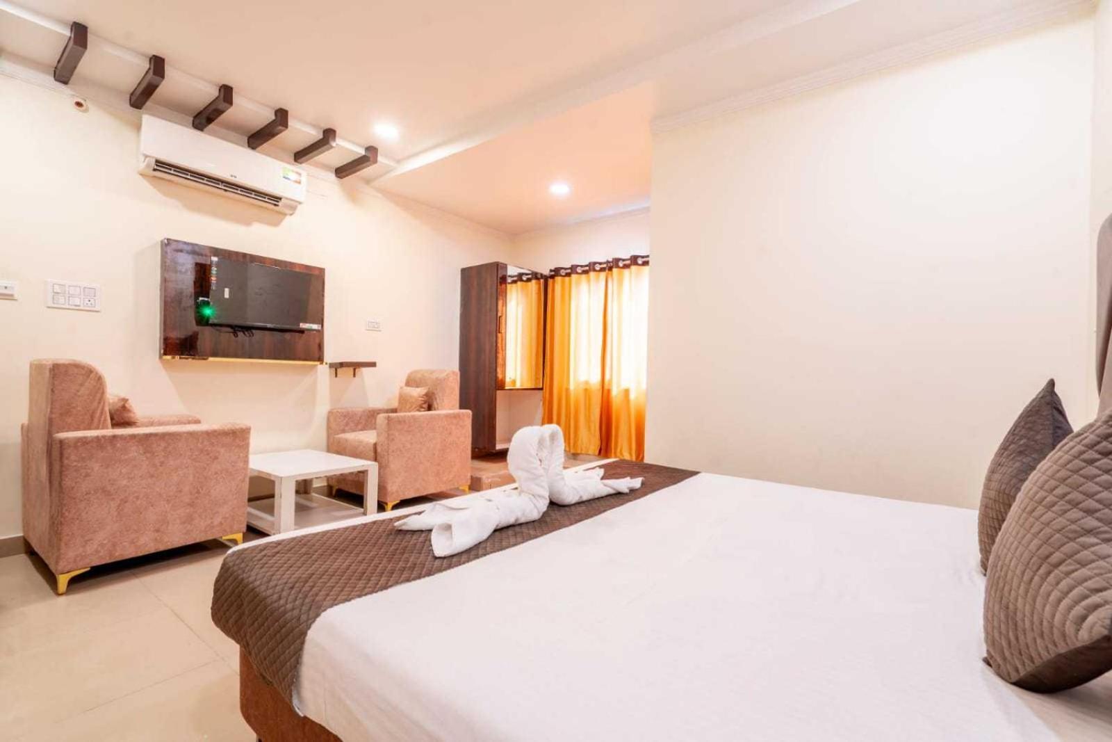 โอโย 24288 สุริยา เตชะ เรซิเดนซี Hotel Khammam ภายนอก รูปภาพ